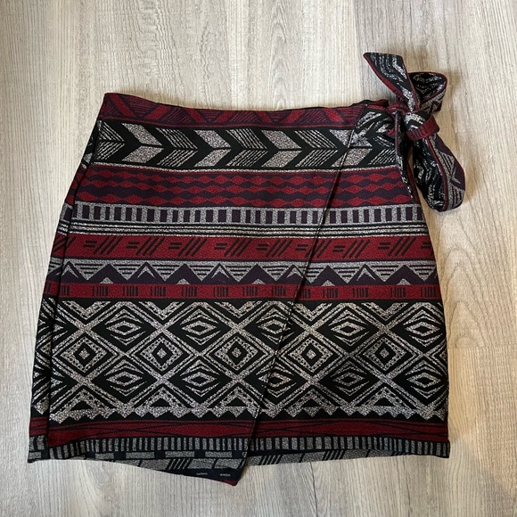 Express Red/Black/Silver Skirt - Picture 1 of 5
